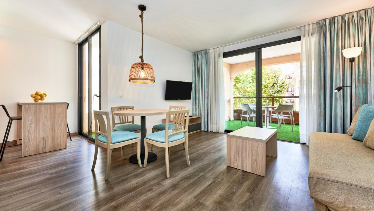 Apartamentos S'Olivera Canyamel  Exteriör bild