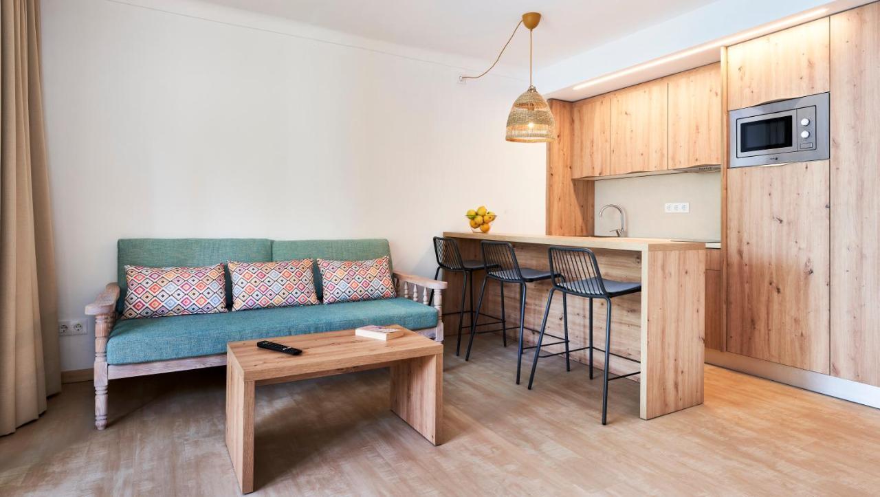 Apartamentos S'Olivera Canyamel  Exteriör bild