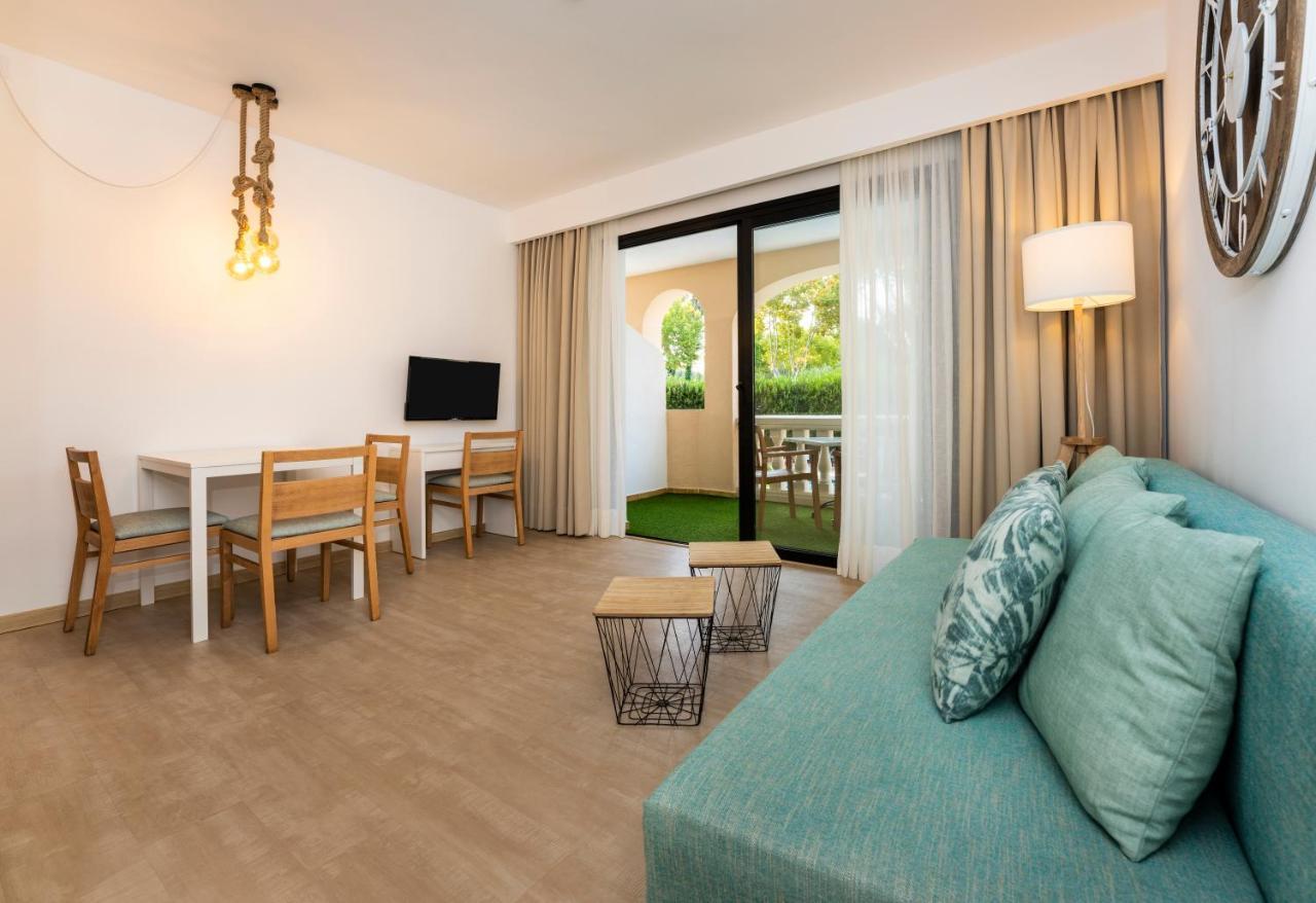 Apartamentos S'Olivera Canyamel  Exteriör bild