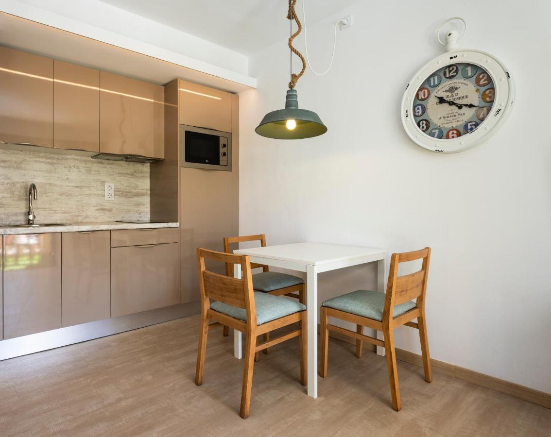 Apartamentos S'Olivera Canyamel  Exteriör bild
