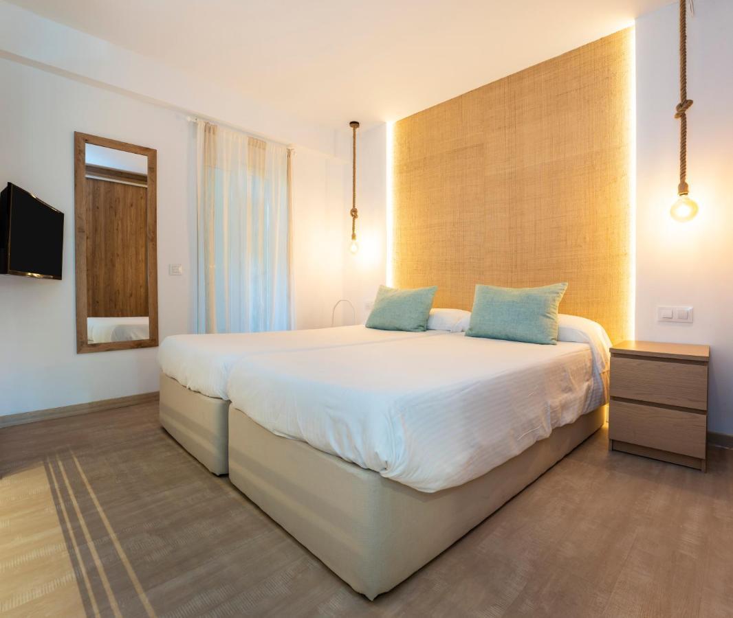 Apartamentos S'Olivera Canyamel  Exteriör bild