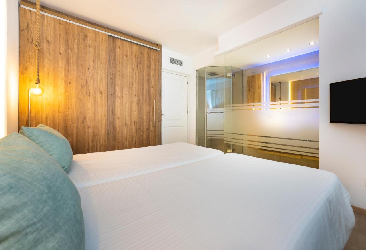 Apartamentos S'Olivera Canyamel  Exteriör bild