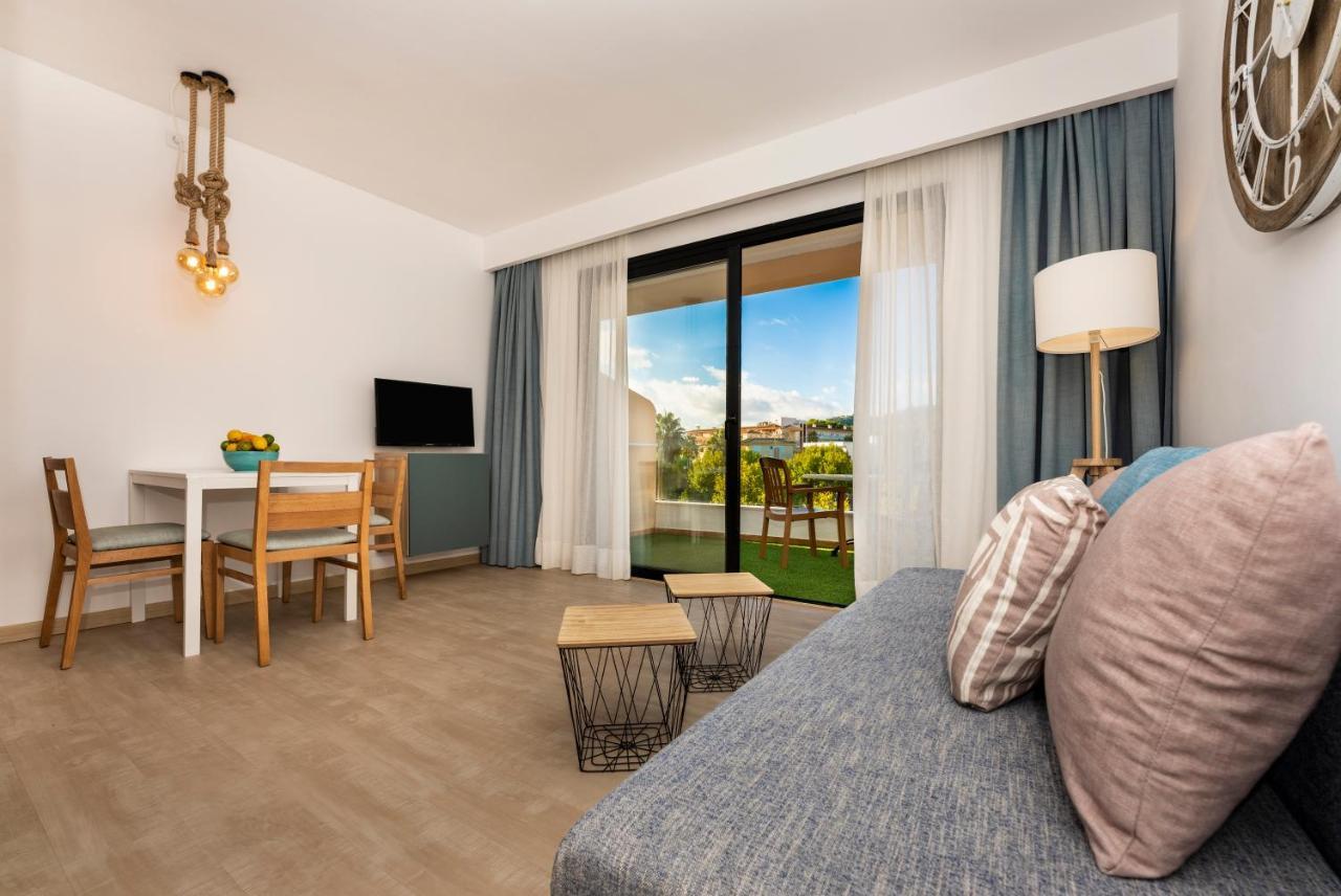 Apartamentos S'Olivera Canyamel  Exteriör bild