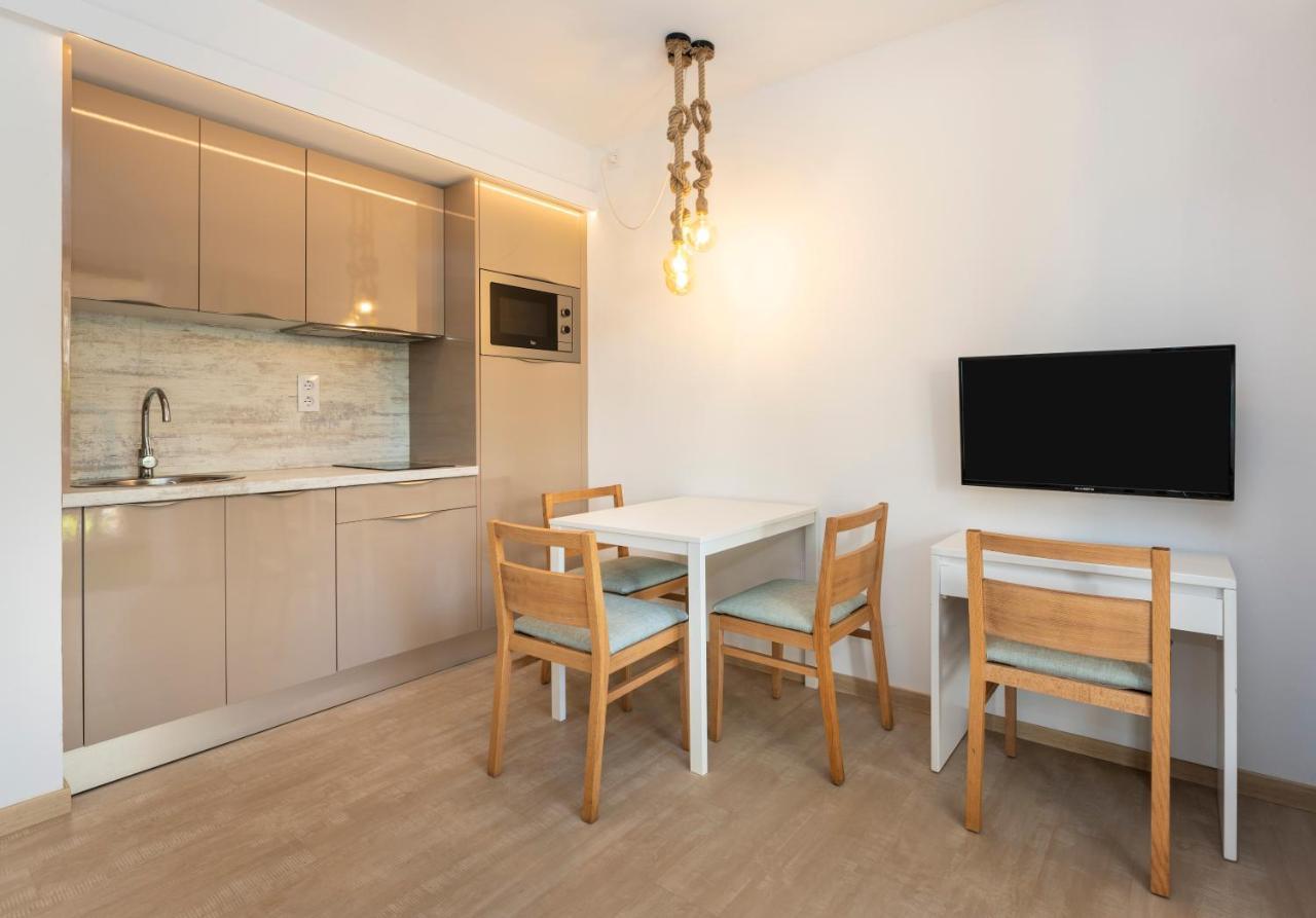 Apartamentos S'Olivera Canyamel  Exteriör bild